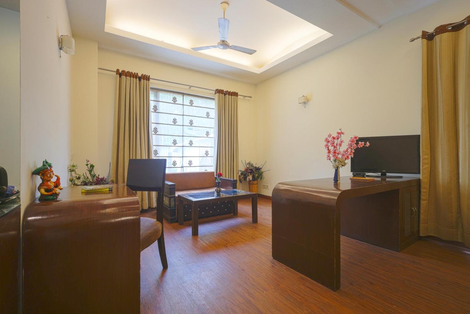 Hotel Haris Mg Road Gurugram Гургаон Экстерьер фото