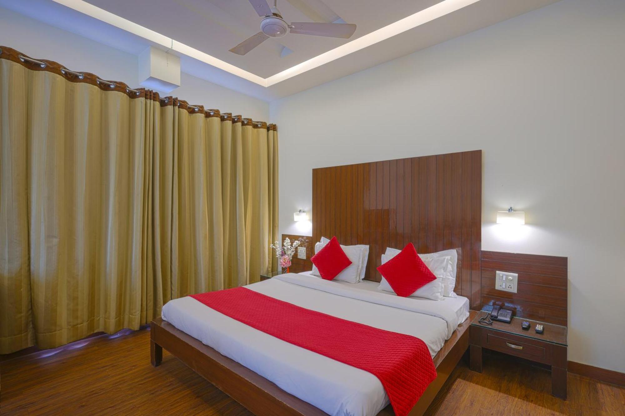 Hotel Haris Mg Road Gurugram Гургаон Экстерьер фото