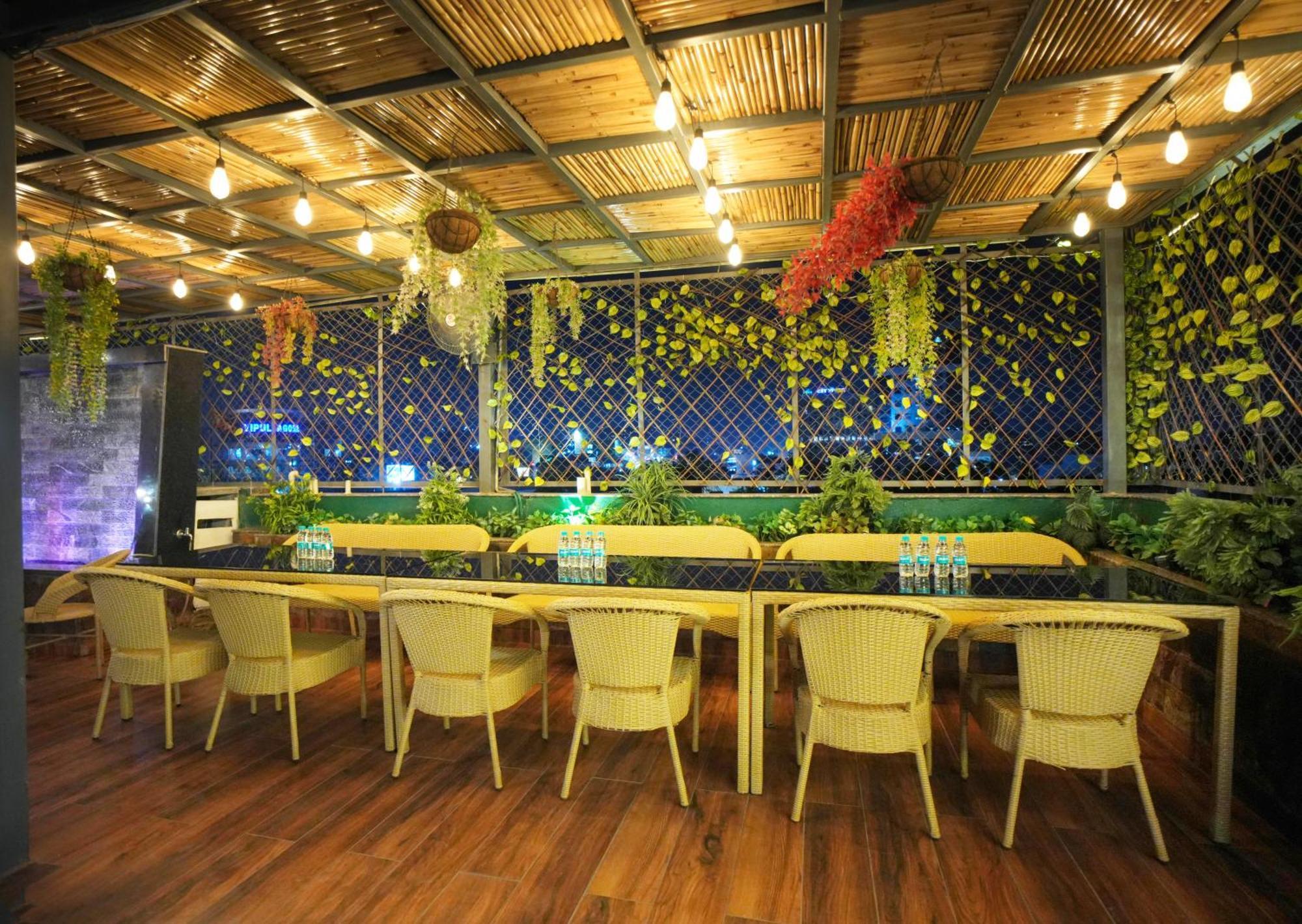 Hotel Haris Mg Road Gurugram Гургаон Экстерьер фото