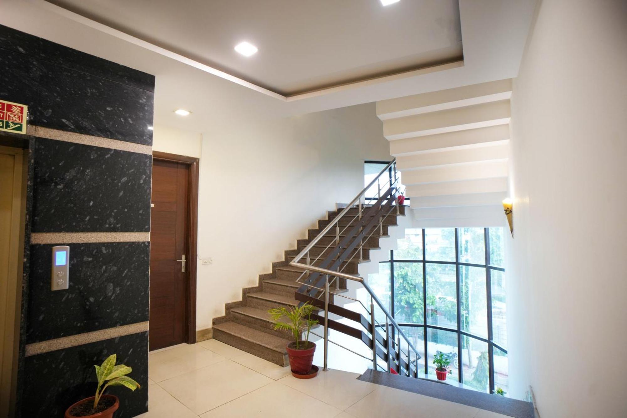 Hotel Haris Mg Road Gurugram Гургаон Экстерьер фото