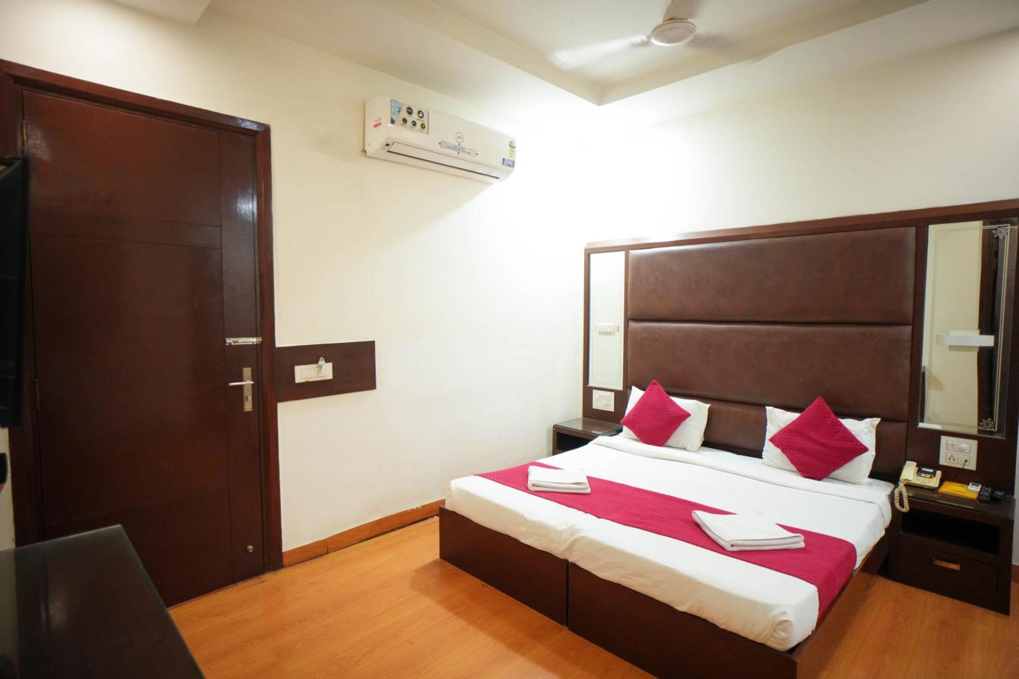 Hotel Haris Mg Road Gurugram Гургаон Экстерьер фото