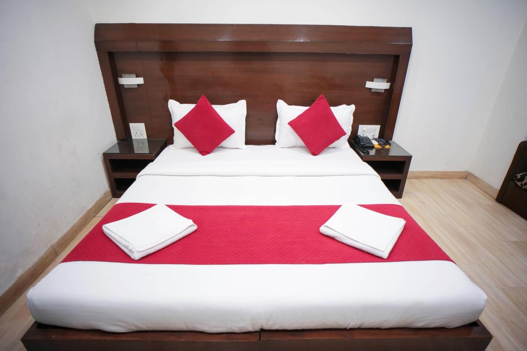 Hotel Haris Mg Road Gurugram Гургаон Экстерьер фото